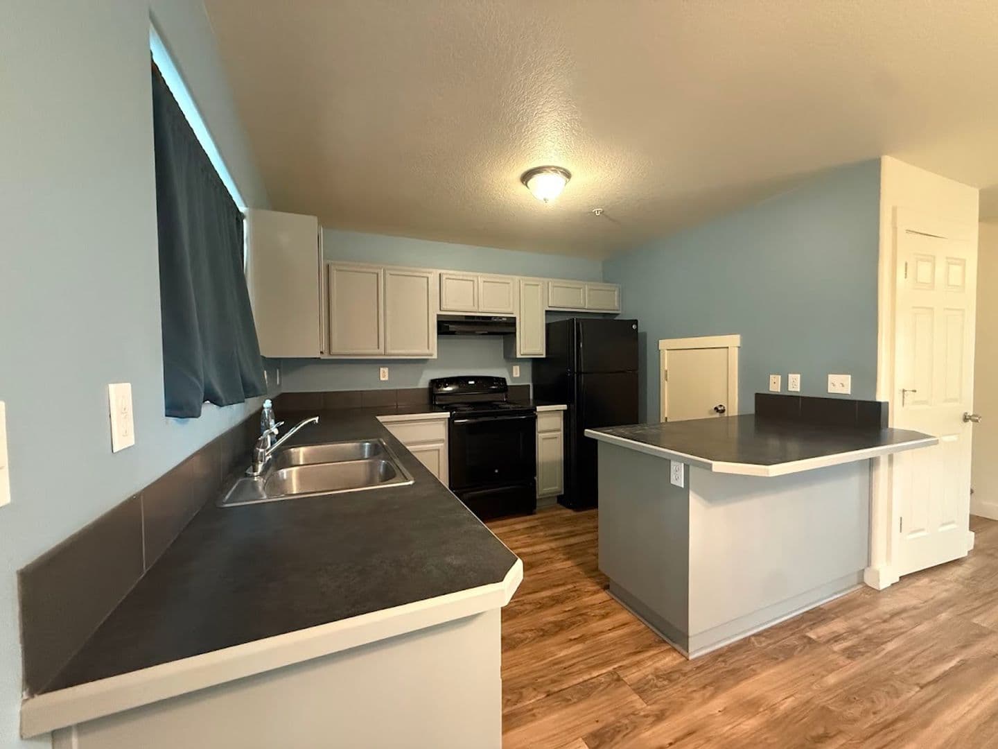 Gresham House: 683 SE 197th Ave