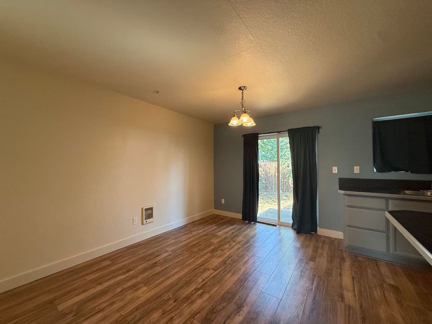 Gresham House: 683 SE 197th Ave