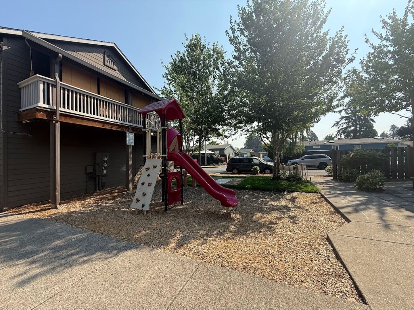 Gresham House: 683 SE 197th Ave