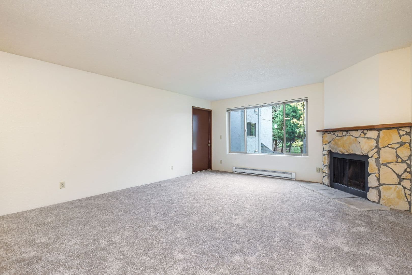 Seattle Apartment: 2230 N 106th St