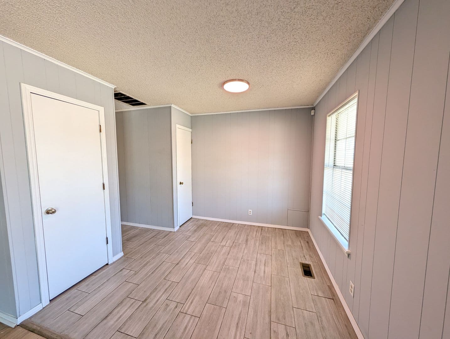 Tulsa Apartment: 9904 East 22nd Place