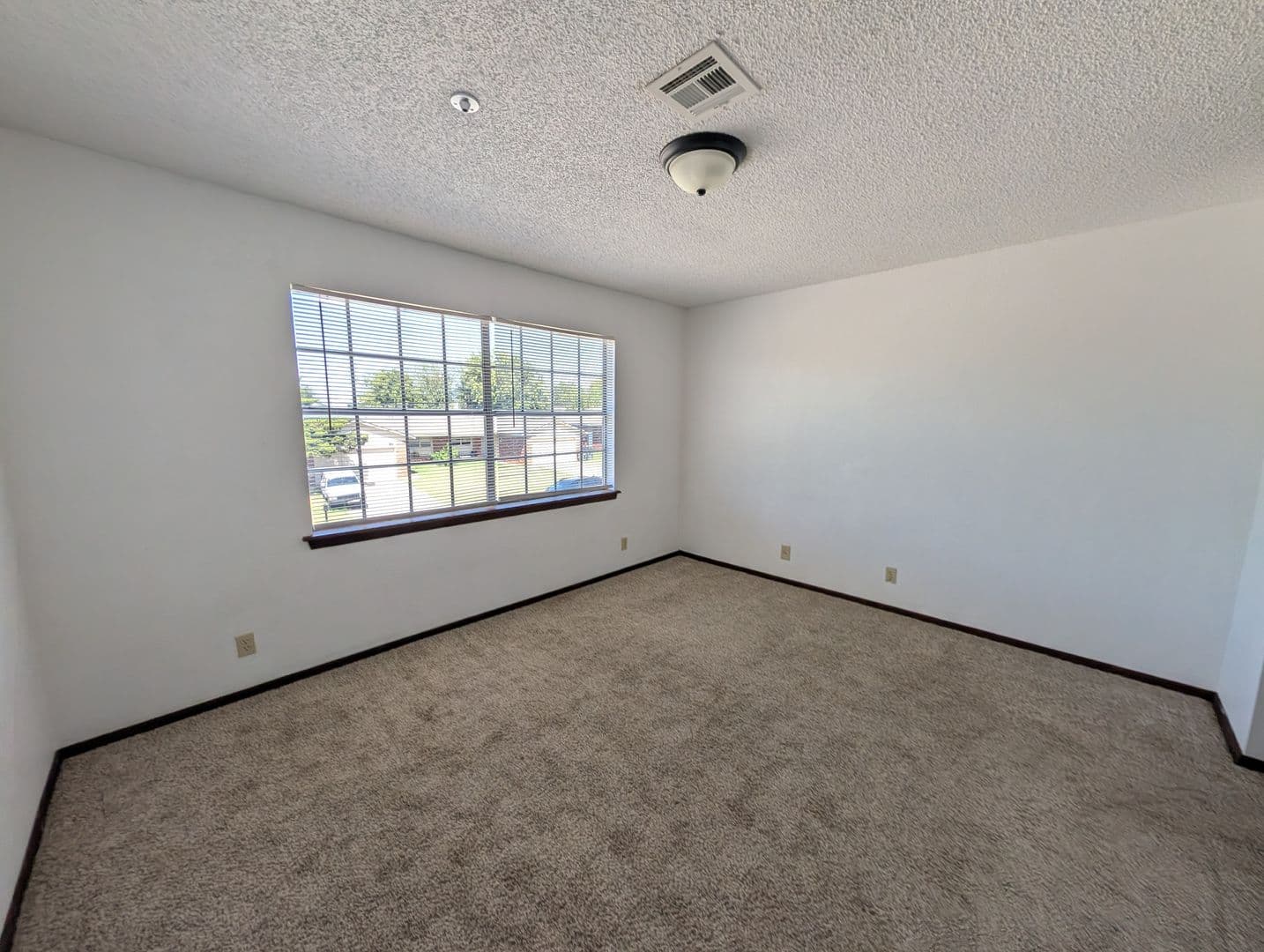 Tulsa Apartment: 9904 East 22nd Place