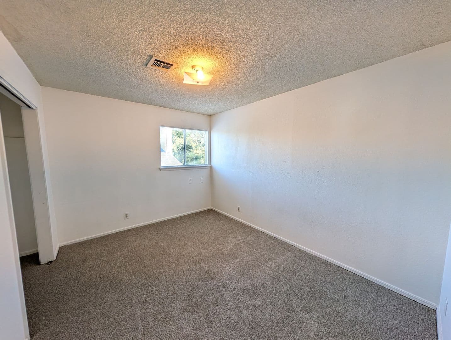 Tulsa Apartment: 9904 East 22nd Place