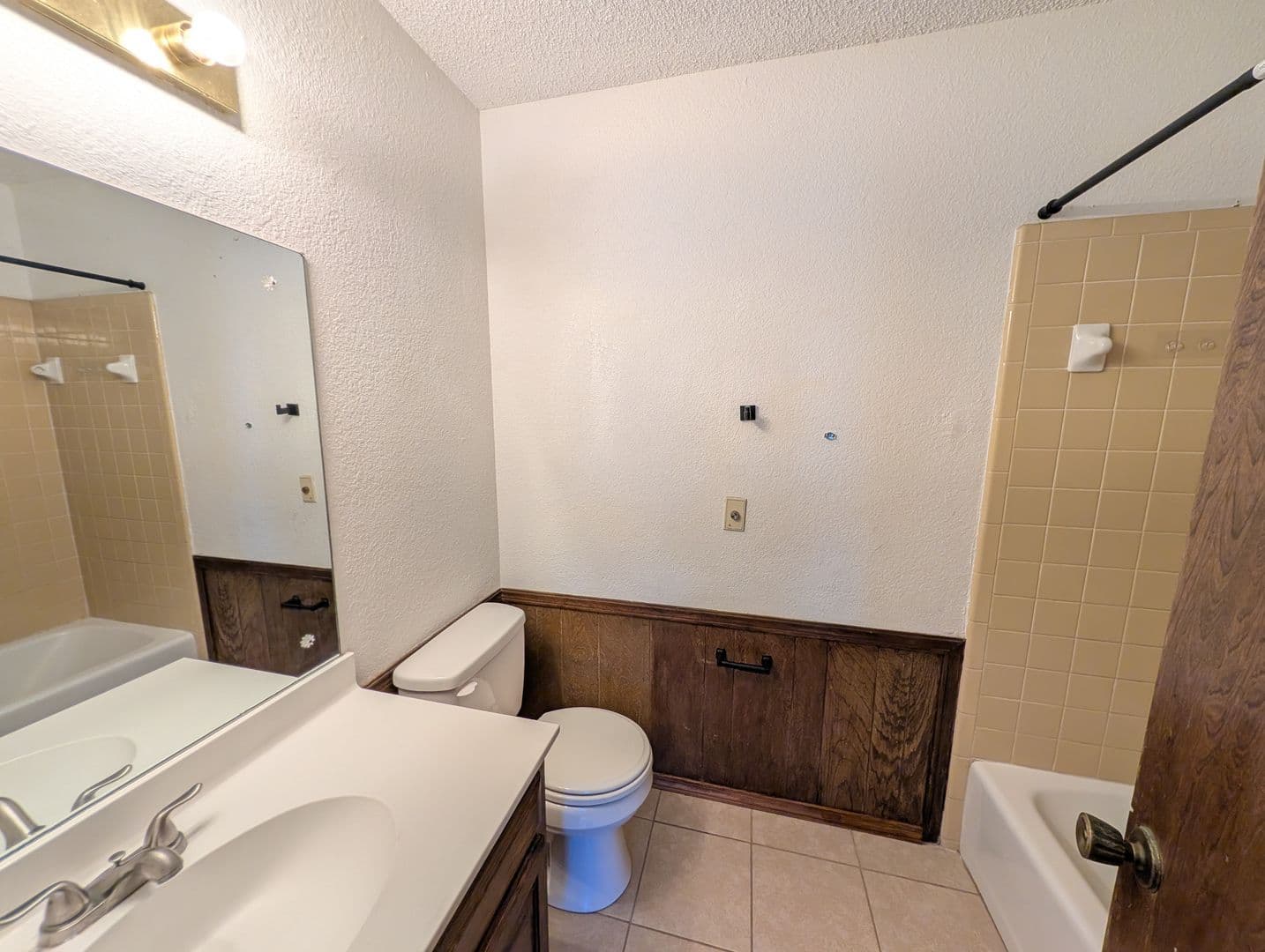 Tulsa Apartment: 9904 East 22nd Place