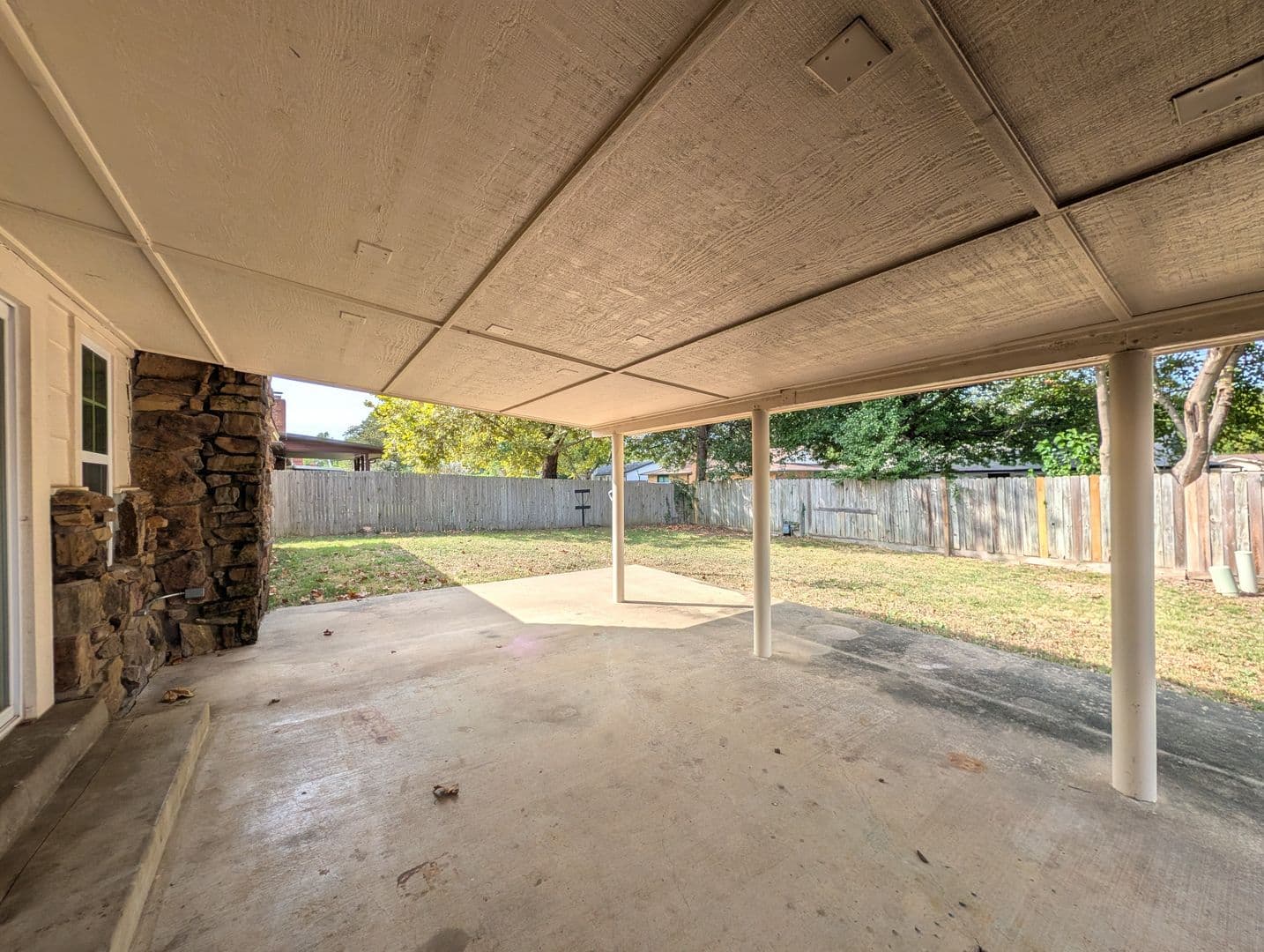 Broken Arrow House: 1664 S Pecan Pl