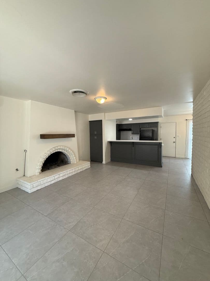 Bakersfield House: 301 Haggin Street