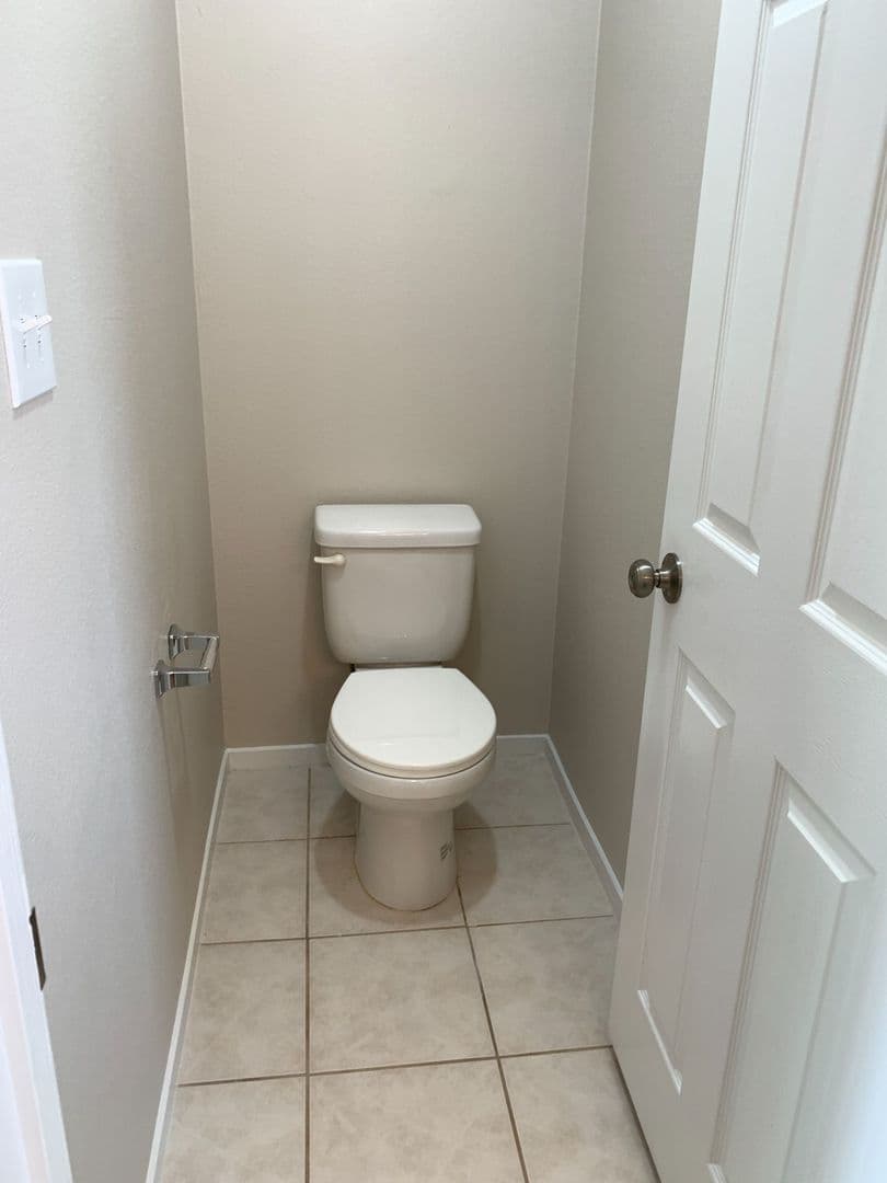 Bakersfield House: 10408 Walnut Creek Ct