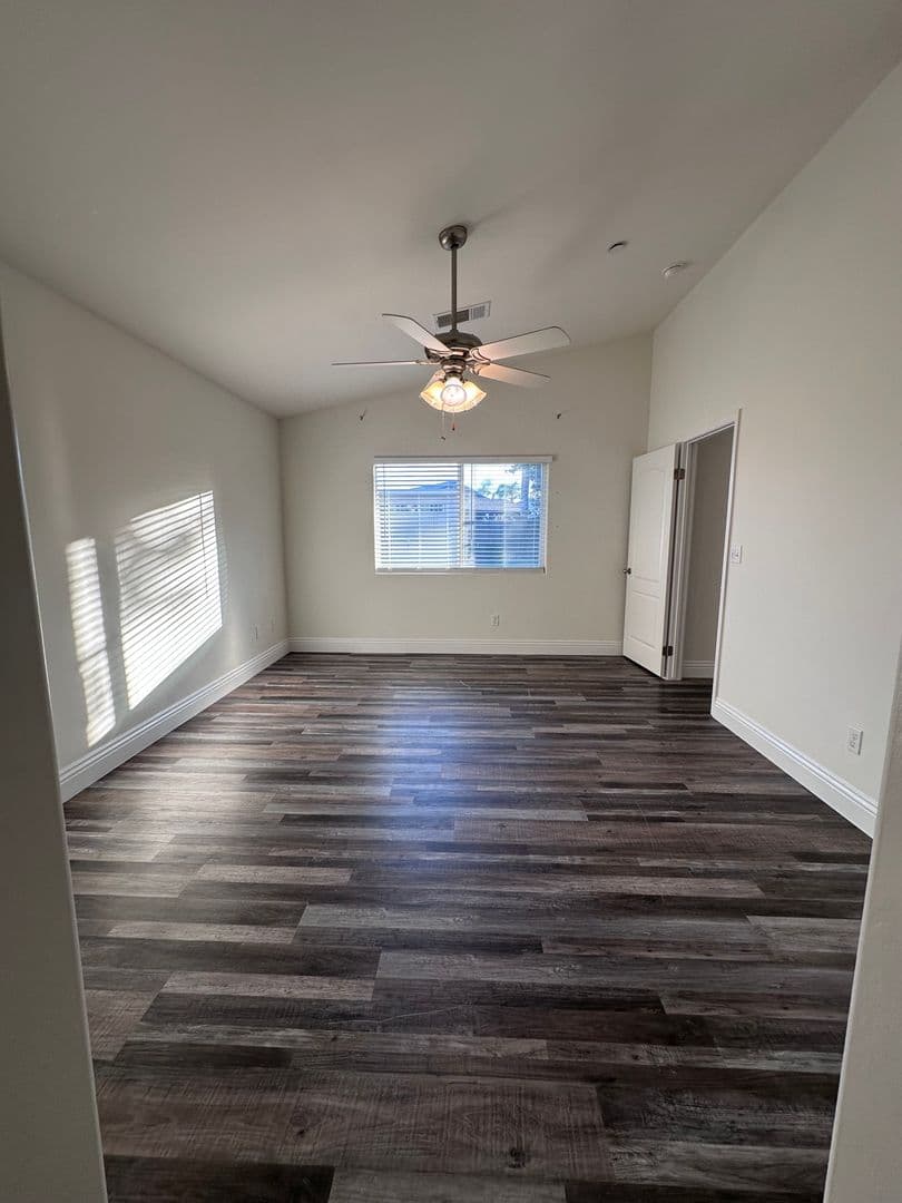 Bakersfield House: 4913 Au Chocolat Dr
