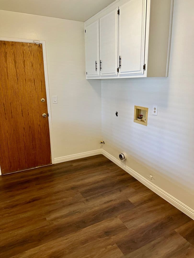 Bakersfield House: 9913 Spring Oak Dr