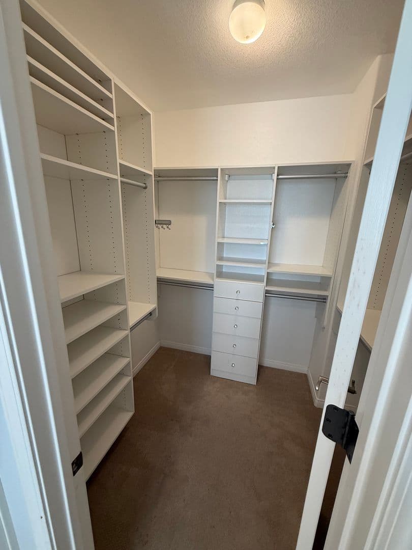 Bakersfield House: 11013 Prairie Stone Place