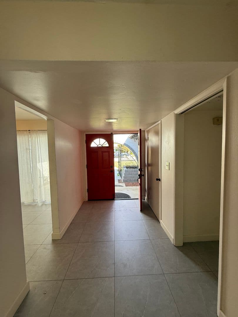 Bakersfield House: 301 Haggin Street