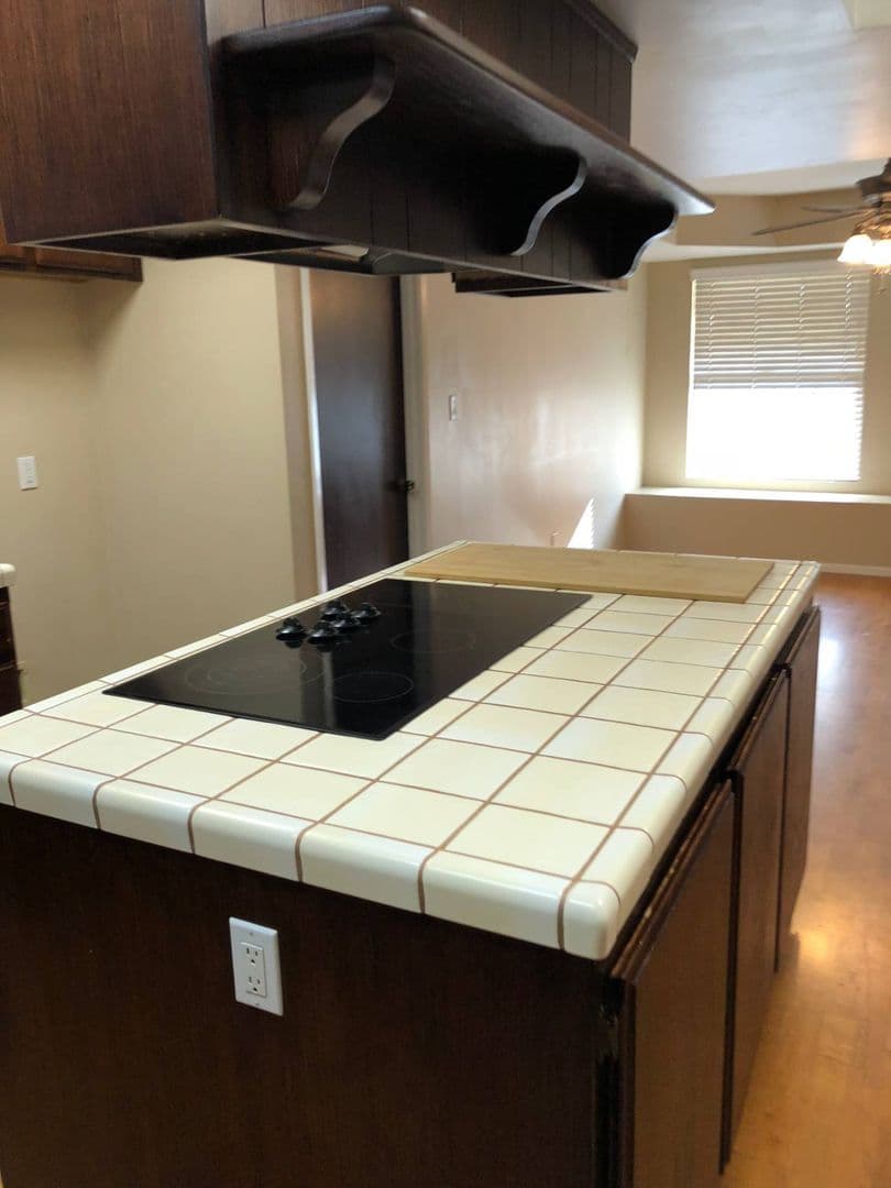 Bakersfield House: 9313 Laurel Oak Way