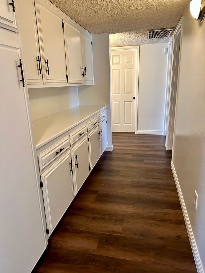 Bakersfield House: 9913 Spring Oak Dr