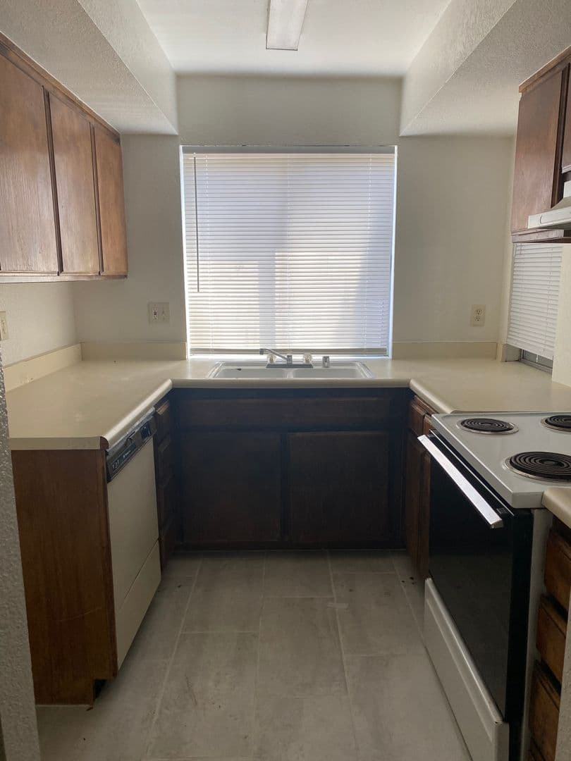 Bakersfield Apartment: 3622 K St