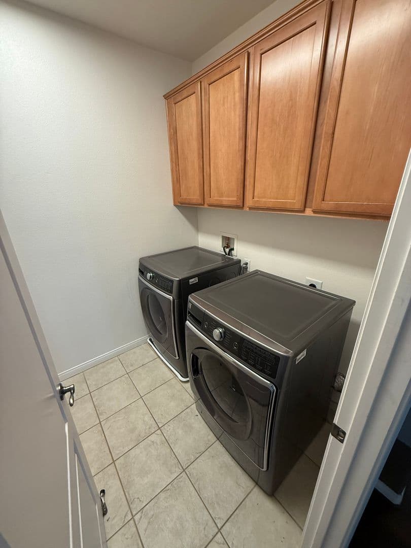 Bakersfield House: 11013 Prairie Stone Place