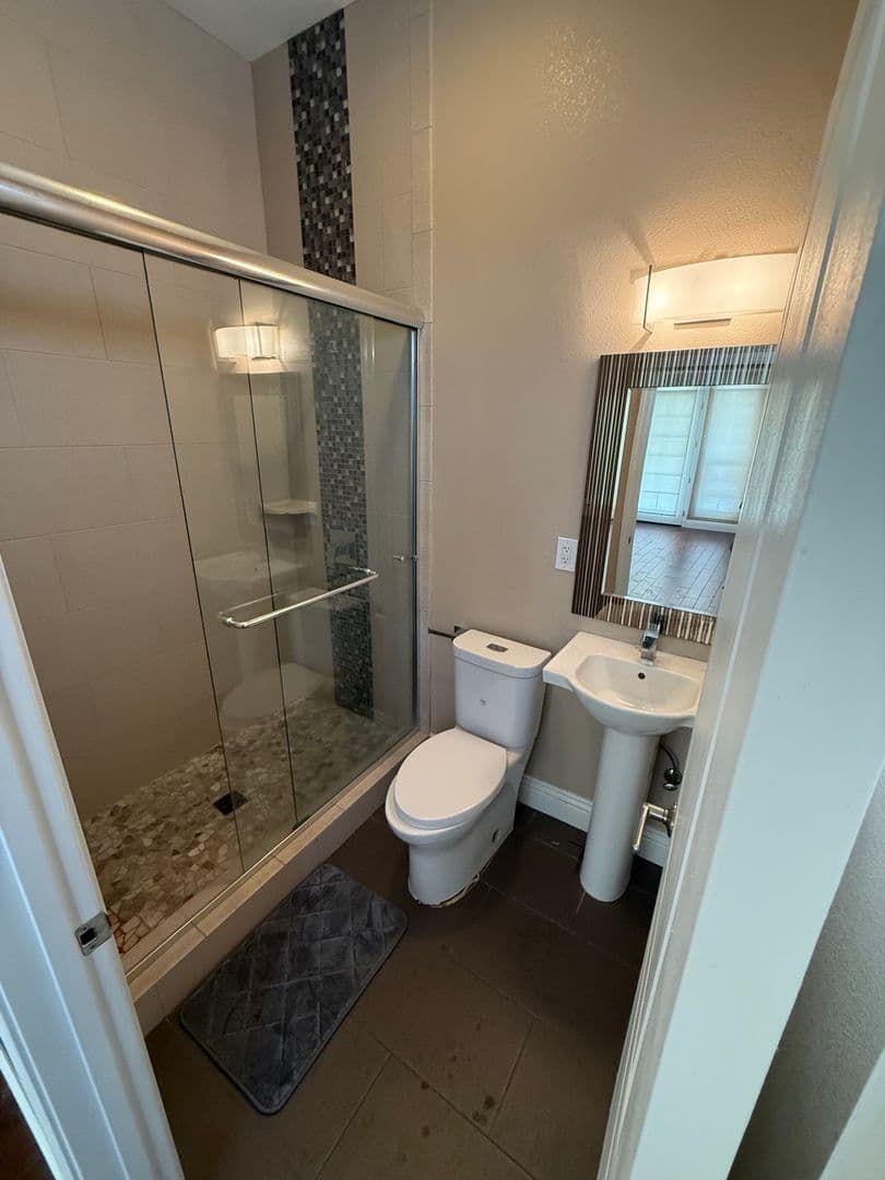 Bakersfield House: 11013 Prairie Stone Place