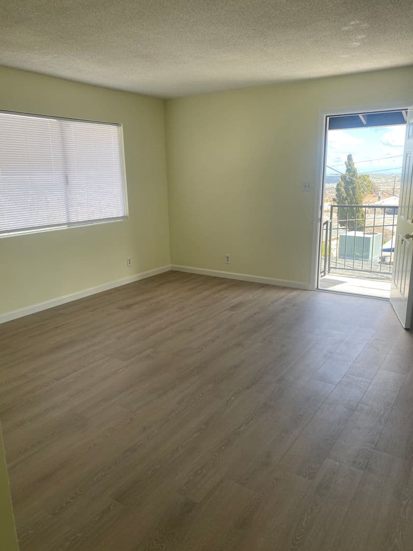 Taft Apartment: 512 Washington Ave