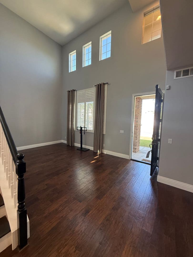Bakersfield House: 11013 Prairie Stone Place