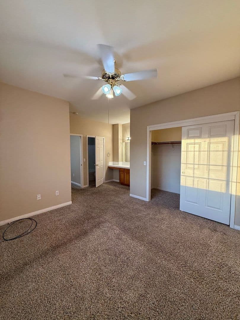 Bakersfield Apartment: 548 Yellow Meadow Ct