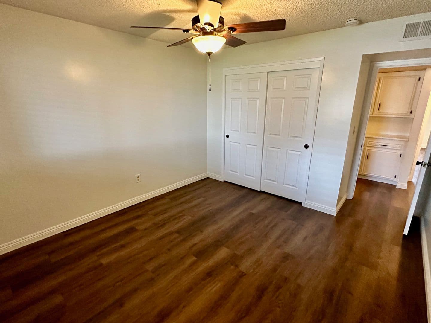 Bakersfield House: 9913 Spring Oak Dr