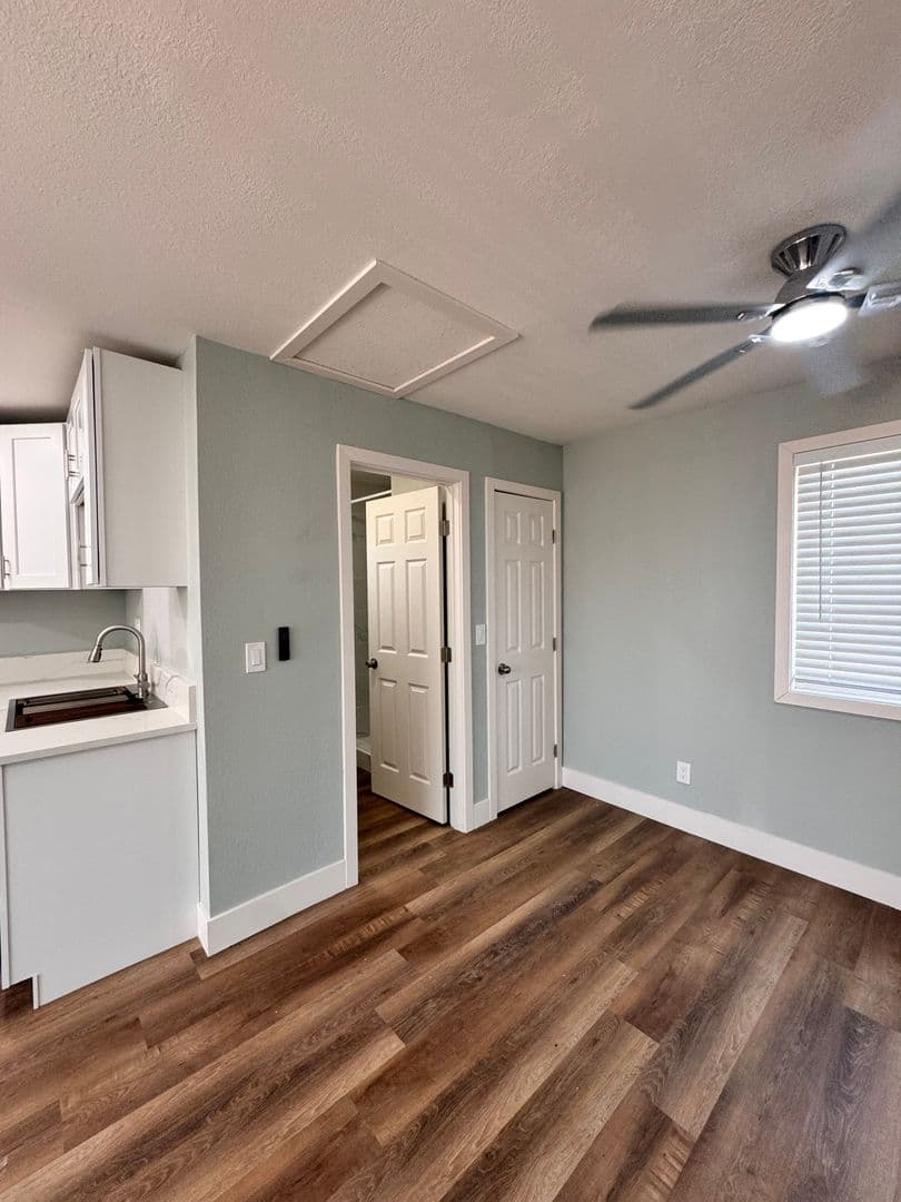 Bakersfield House: 1400 El Rancho Dr. Unit B