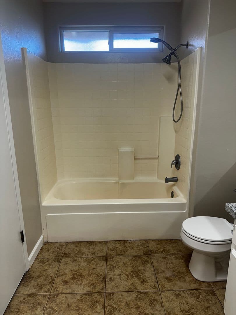Bakersfield Apartment: 5209 South H St
