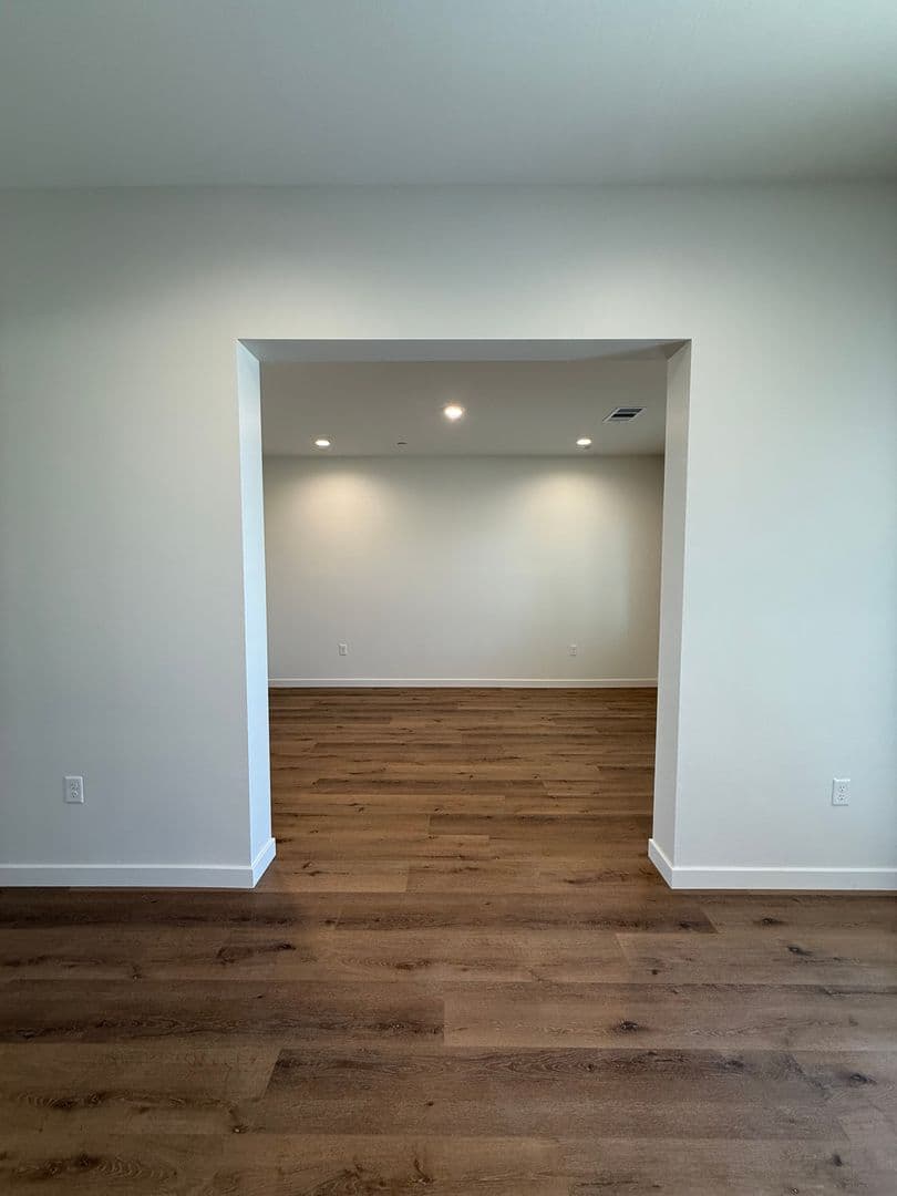 Bakersfield House: 16806 Mairs Drive