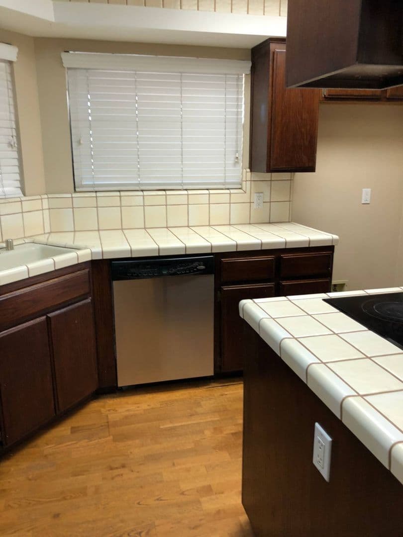 Bakersfield House: 9313 Laurel Oak Way