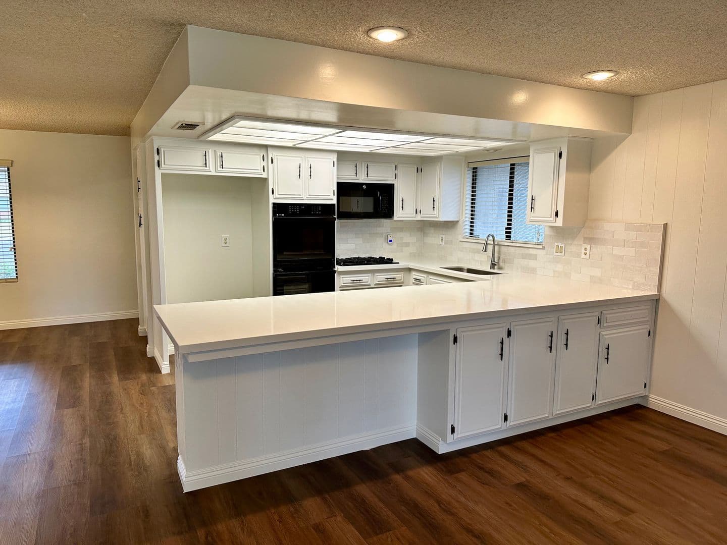 Bakersfield House: 9913 Spring Oak Dr