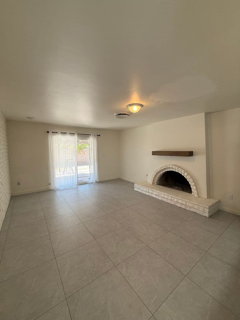 Bakersfield House: 301 Haggin Street