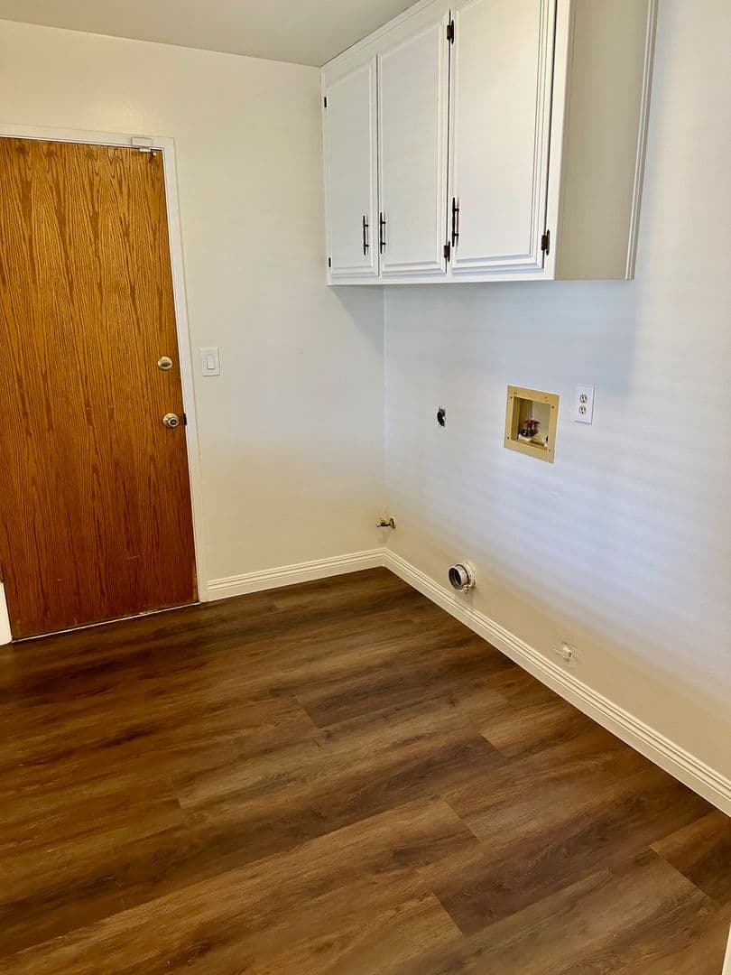 Bakersfield House: 9913 Spring Oak Dr