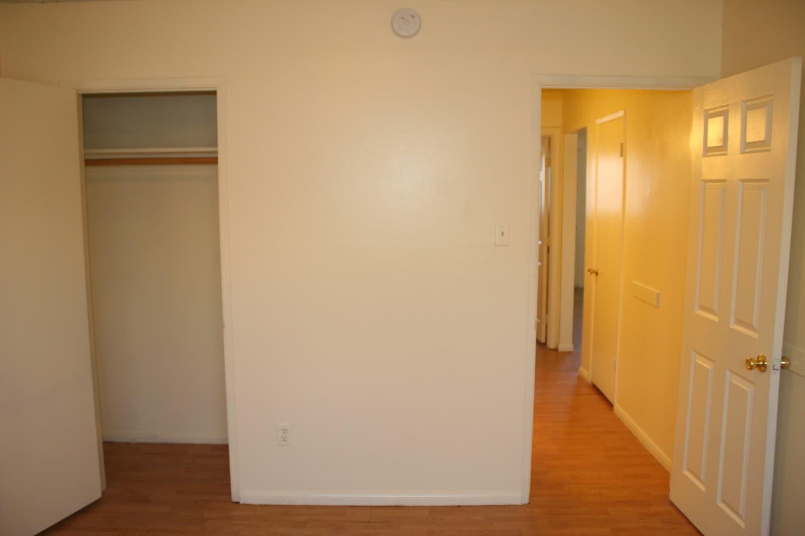 Bakersfield Apartment: 700 Knotts St