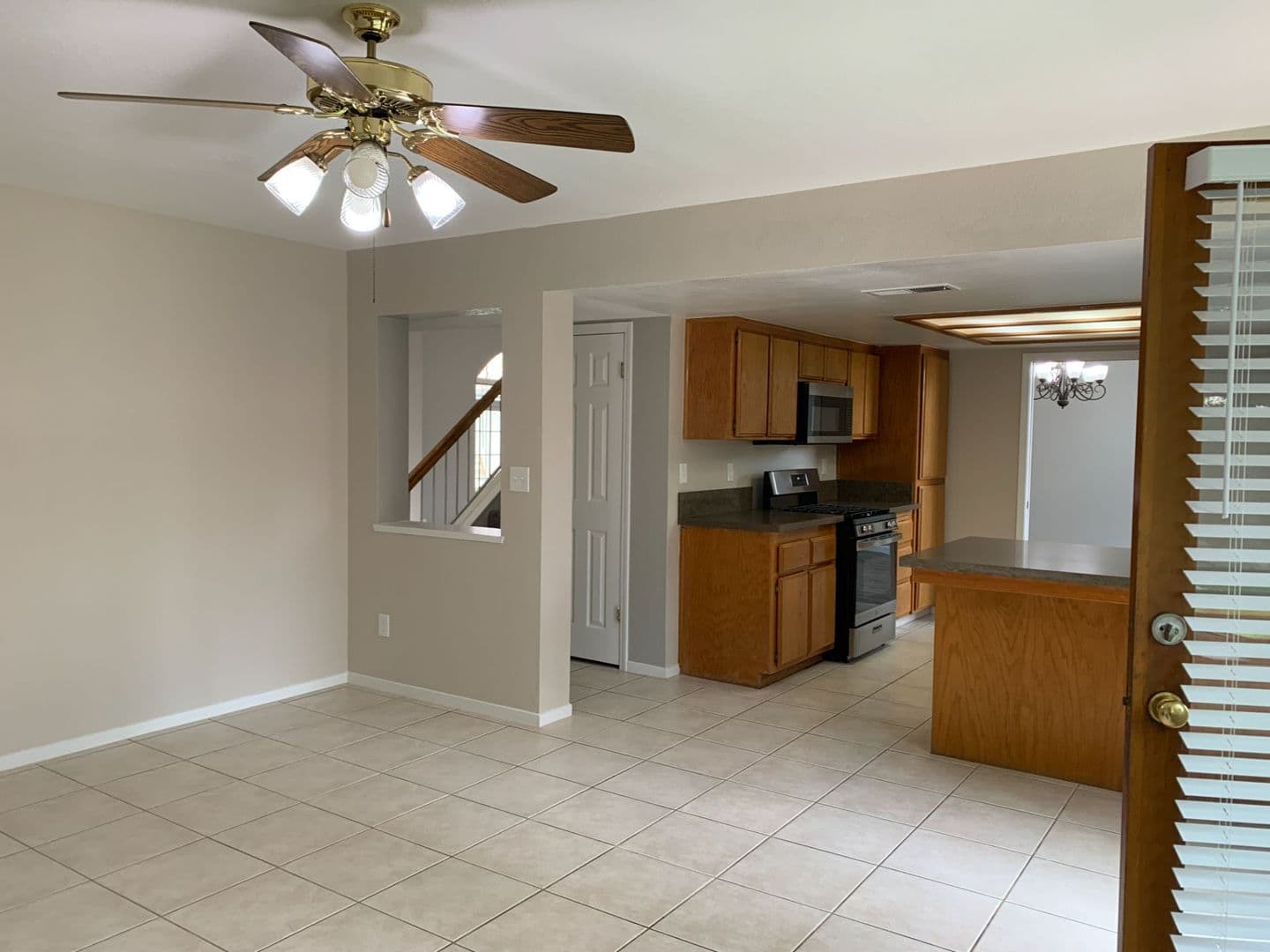 Bakersfield House: 10408 Walnut Creek Ct
