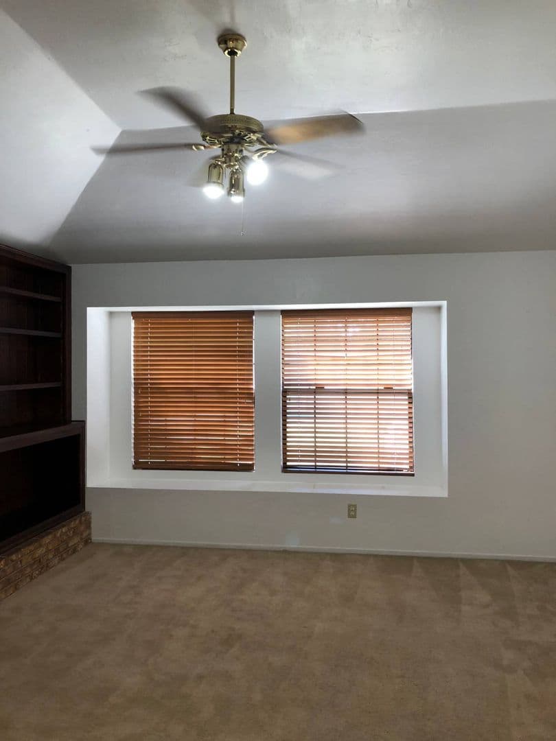 Bakersfield House: 9313 Laurel Oak Way