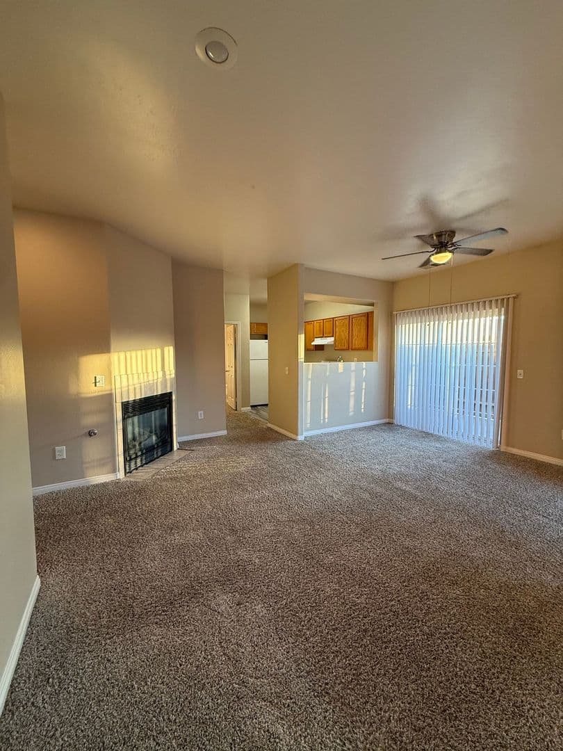 Bakersfield Apartment: 548 Yellow Meadow Ct