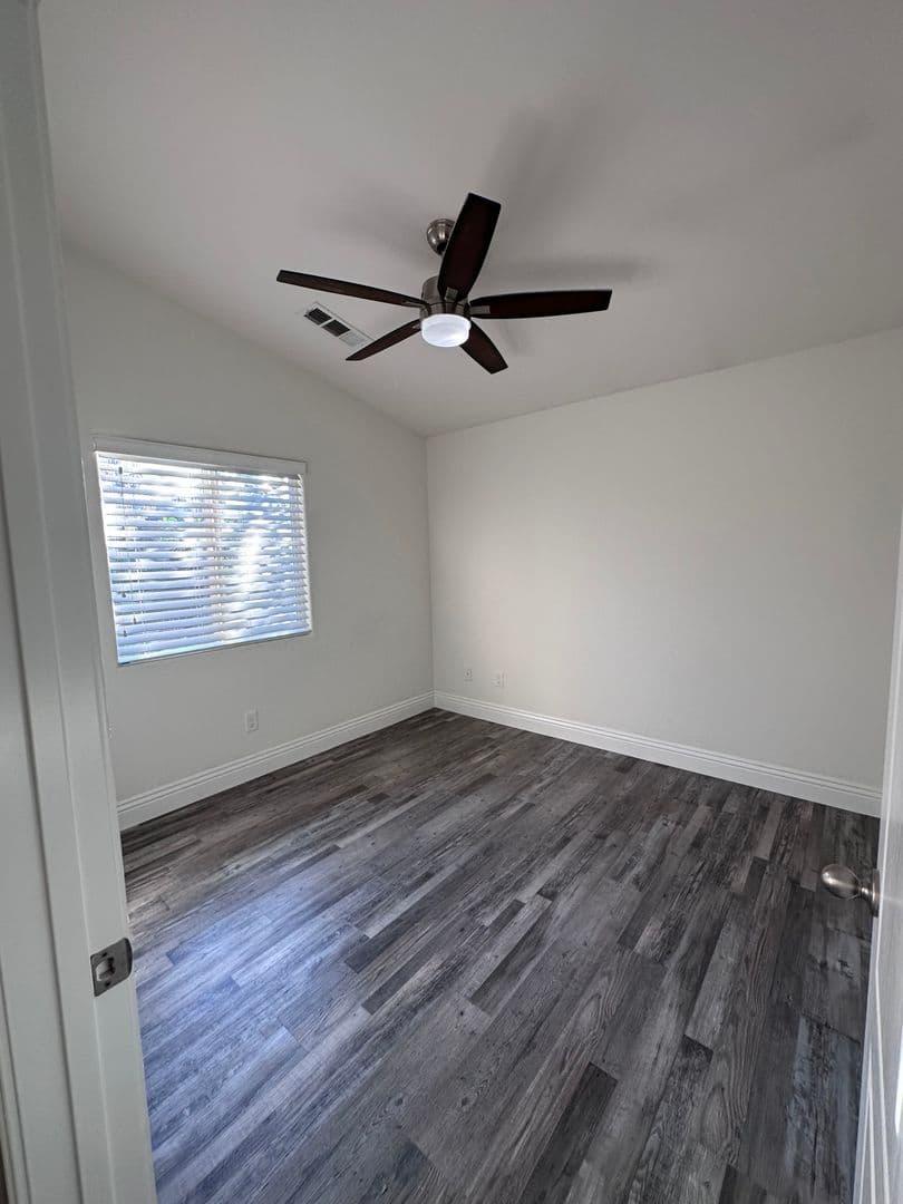 Bakersfield House: 4913 Au Chocolat Dr