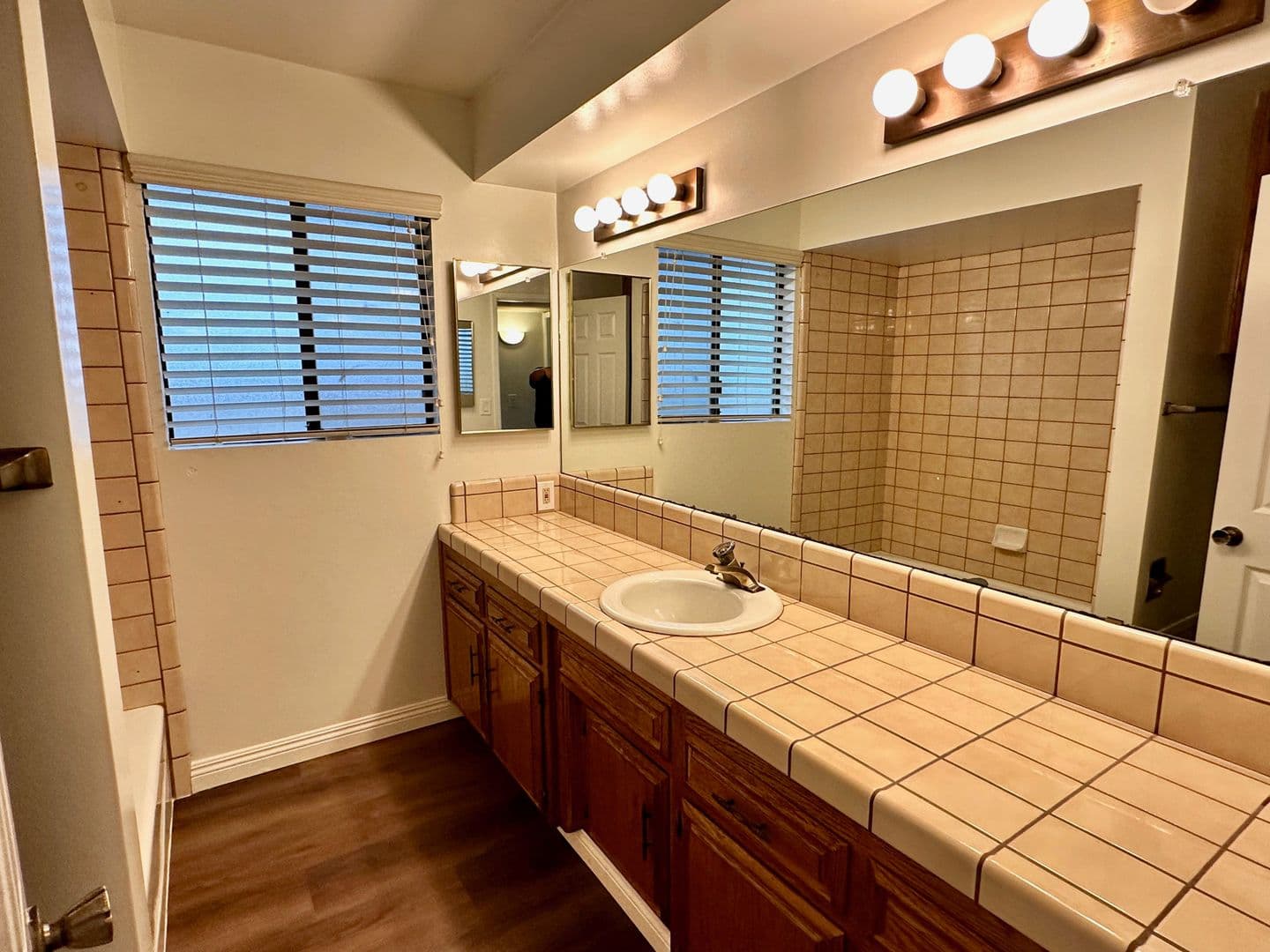 Bakersfield House: 9913 Spring Oak Dr