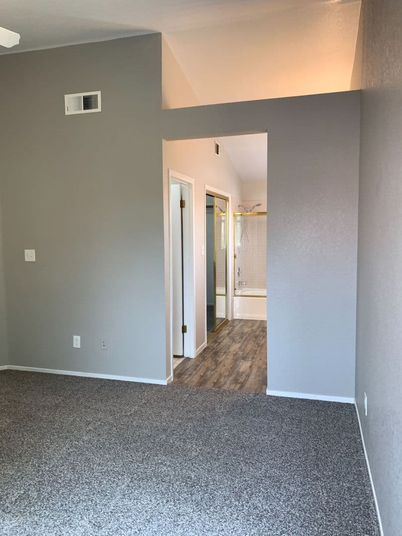 Bakersfield House: 10408 Walnut Creek Ct
