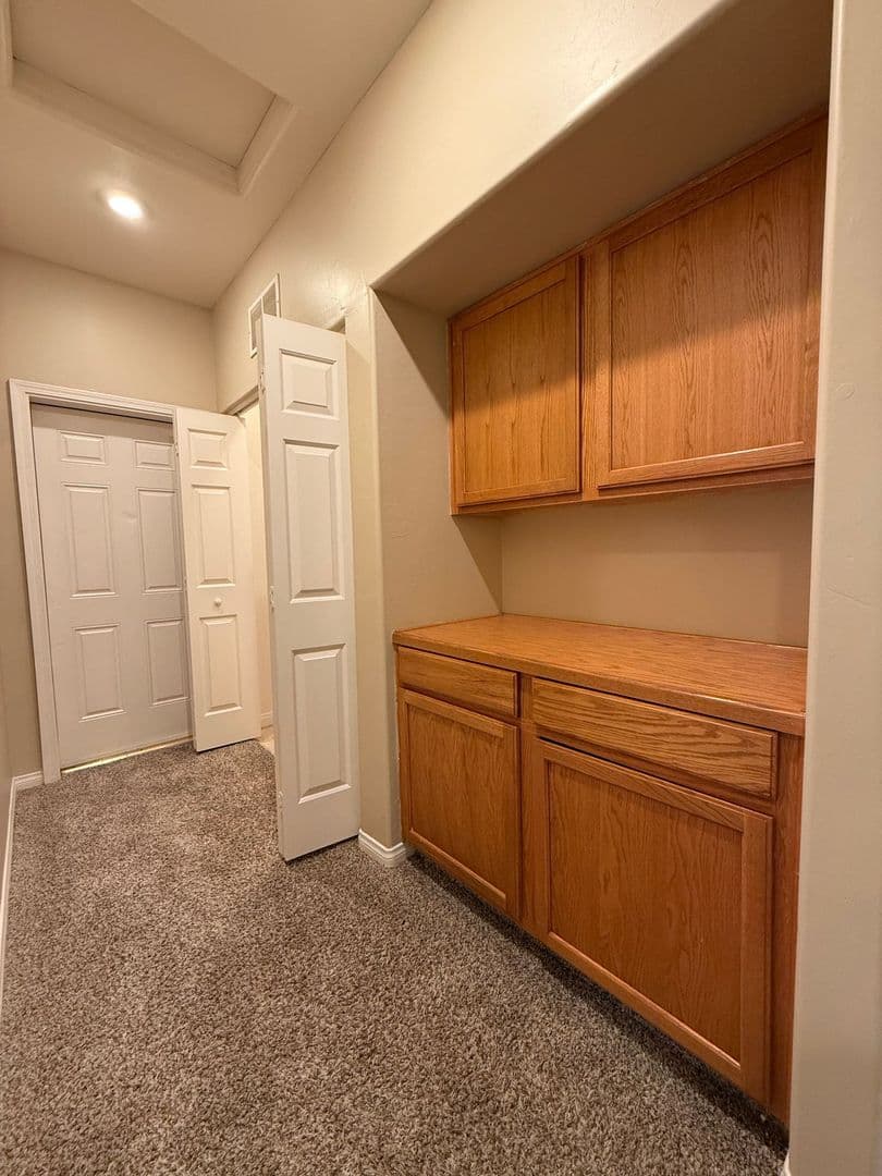 Bakersfield Apartment: 548 Yellow Meadow Ct