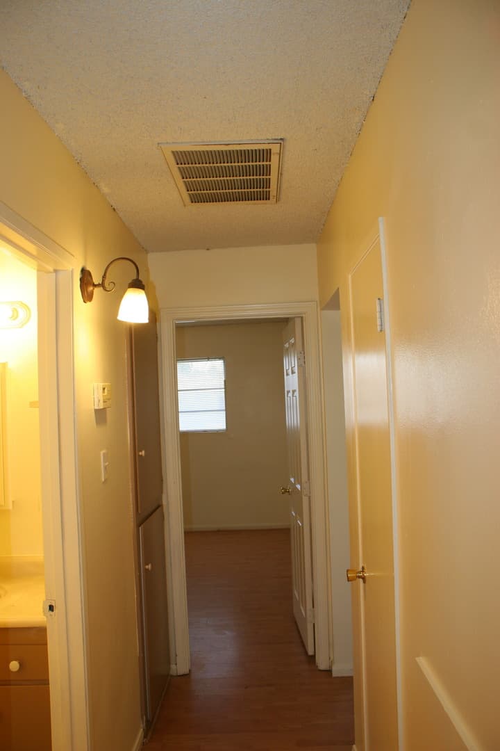 Bakersfield Apartment: 700 Knotts St
