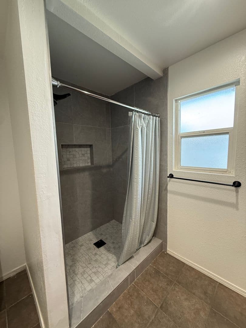 Bakersfield House: 301 Haggin Street