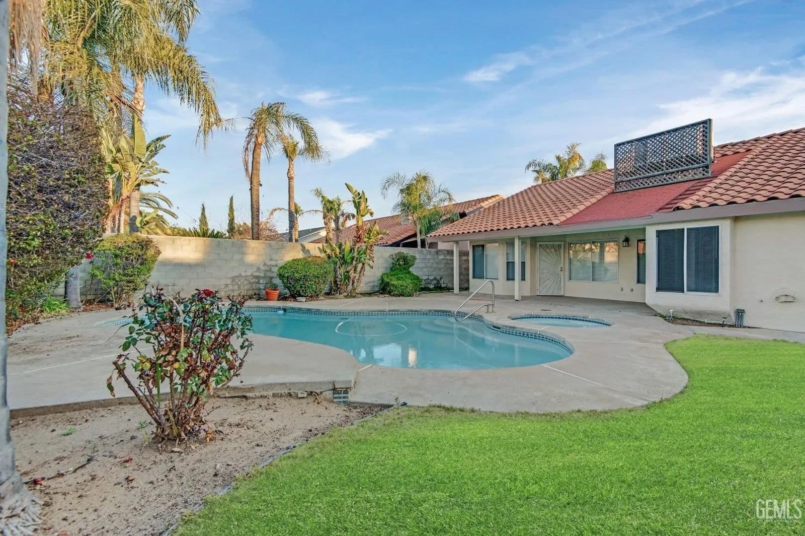 Bakersfield House: 14008 Las Entradas