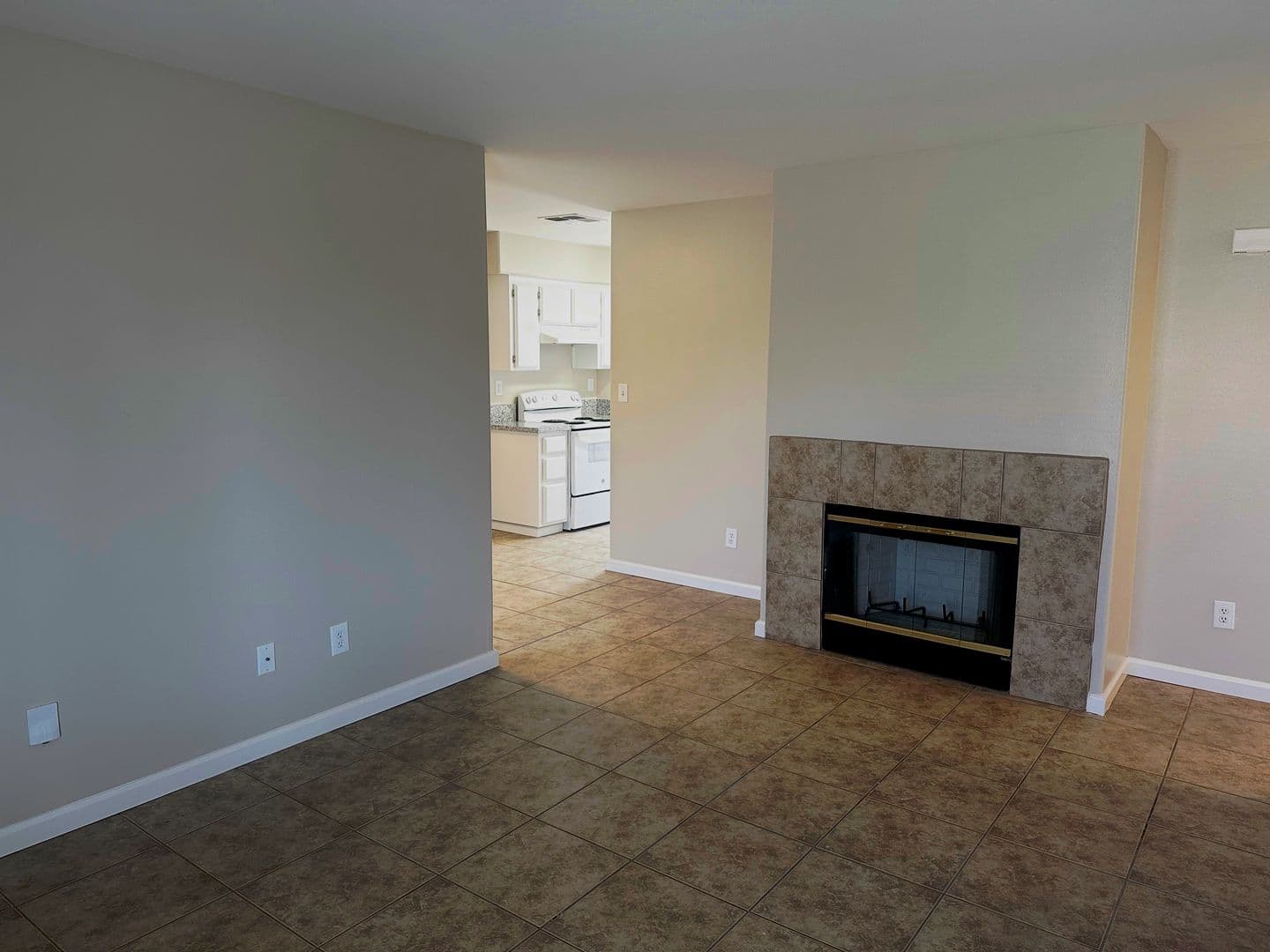 Bakersfield Apartment: 5209 South H St