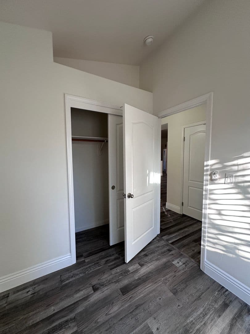 Bakersfield House: 4913 Au Chocolat Dr