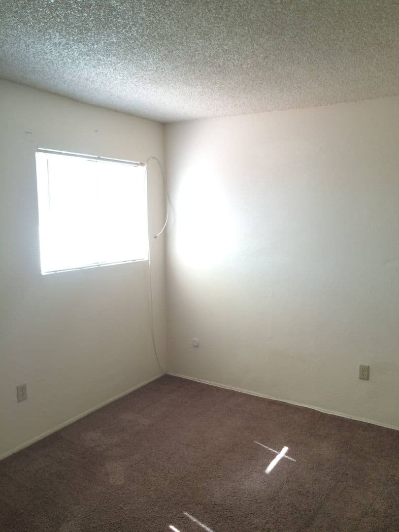 Bakersfield Apartment: 801 Karma Ct