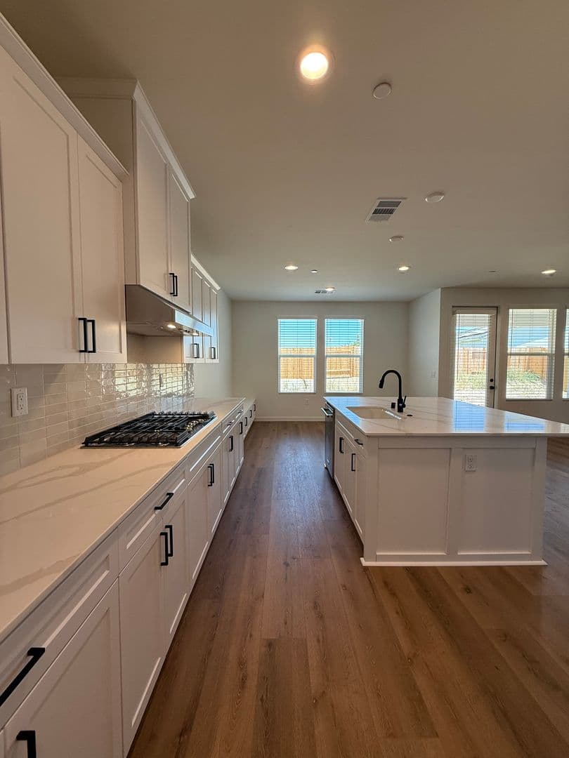 Bakersfield House: 16806 Mairs Drive