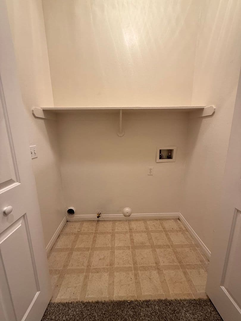Bakersfield Apartment: 548 Yellow Meadow Ct