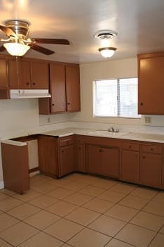 Bakersfield Apartment: 630 33rd St