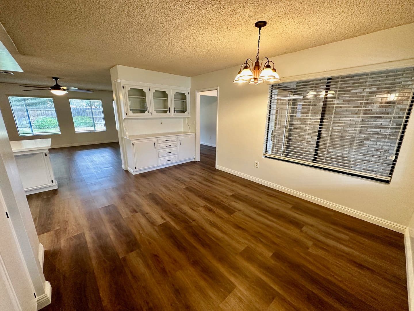 Bakersfield House: 9913 Spring Oak Dr