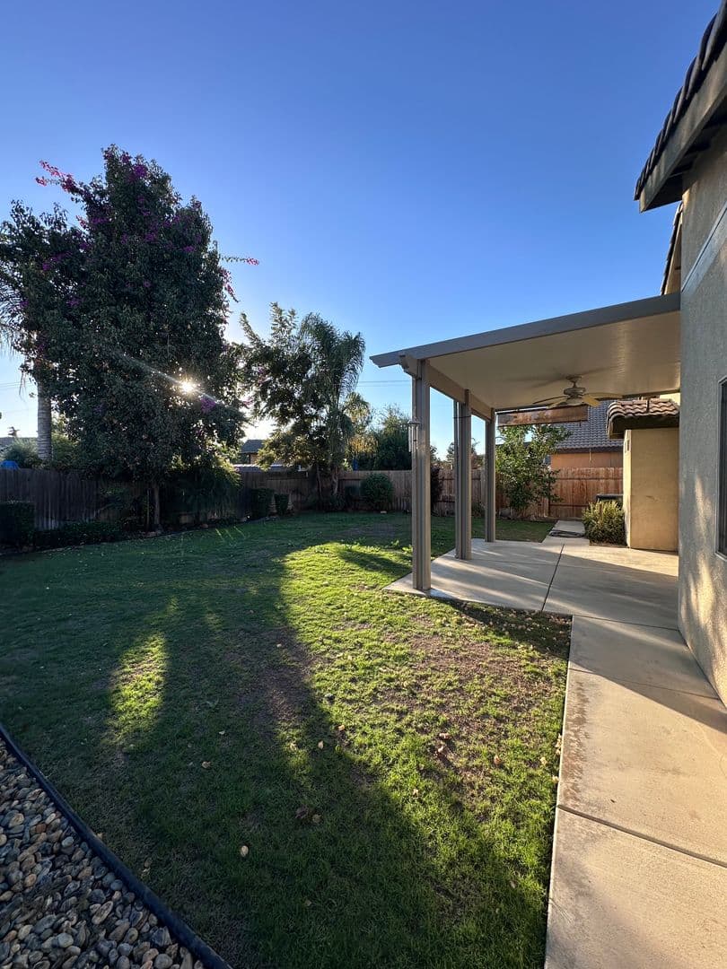 Bakersfield House: 4913 Au Chocolat Dr